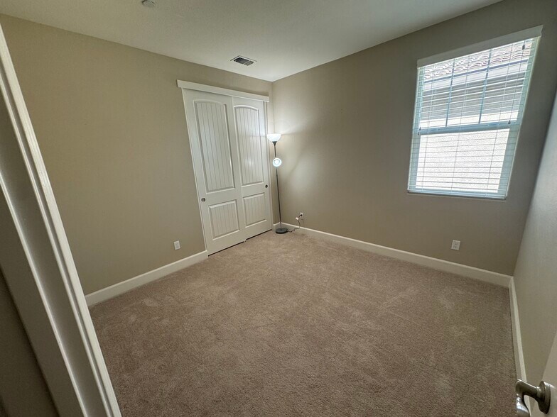 Building Photo - 4319 Echo Lake Way