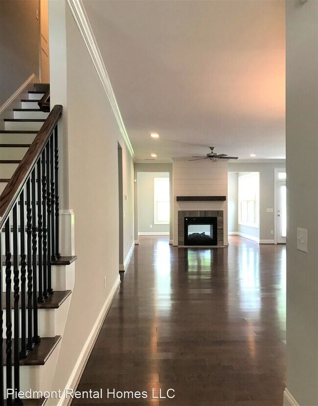 Building Photo - 3 br, 3 bath House - 105 Beckham Dr
