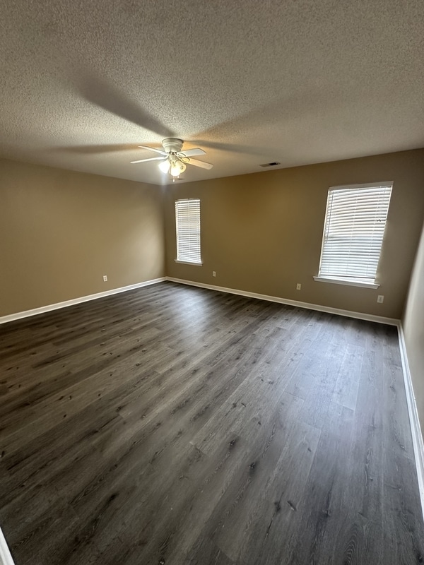 Building Photo - 6703 Einat Cove