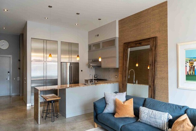 Building Photo - 949 W Madison St