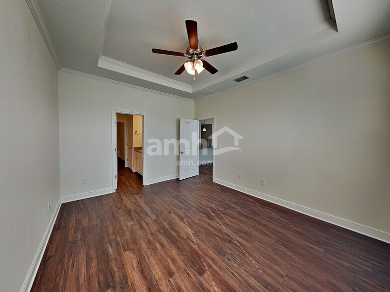 Building Photo - 1289 Sky Lks Dr