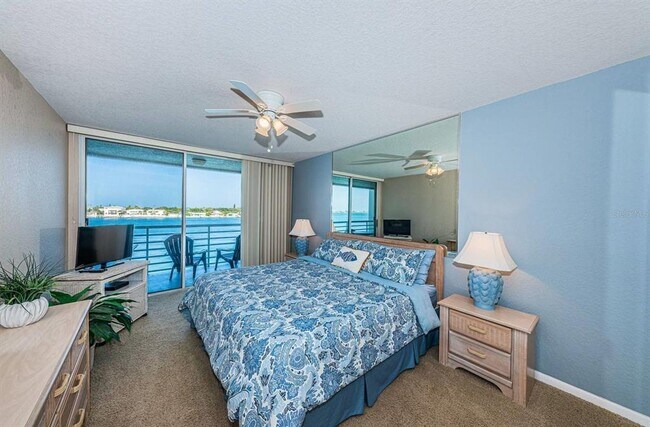 Building Photo - 6093 Bahia Del Mar Cir