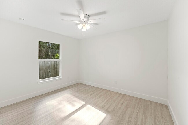 Building Photo - 7401 Donlon Rd