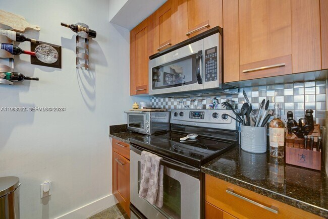 Building Photo - 4100 Salzedo St