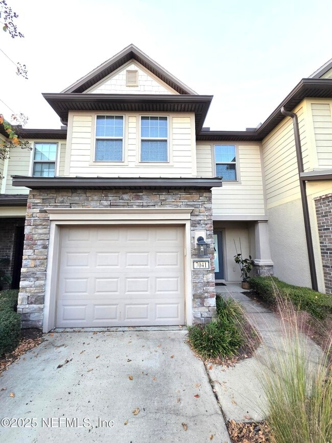 Building Photo - 7041 Beauhaven Ct