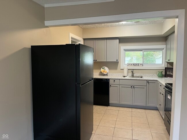 Building Photo - 15495 Martha St