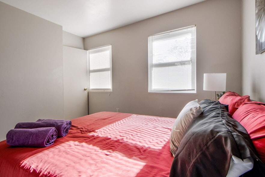 Building Photo - 1216 W Lafayette Ave