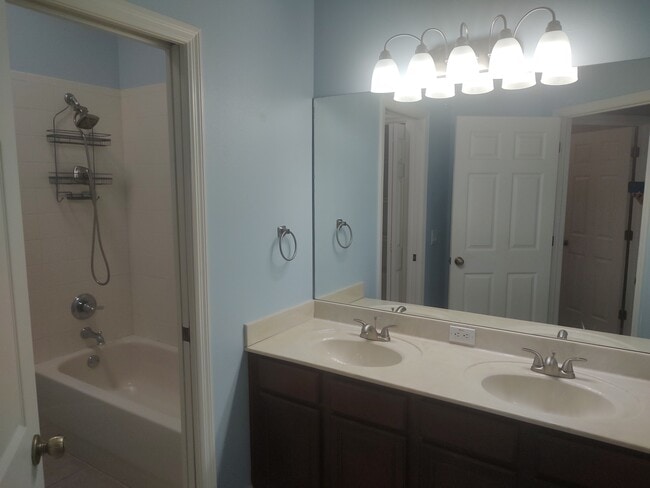 Building Photo - 13883 Blythewood Dr