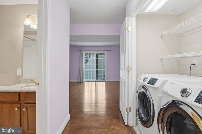 Building Photo - 1208 Corolla Ct