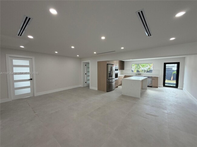 Building Photo - 9410 SW 55th St