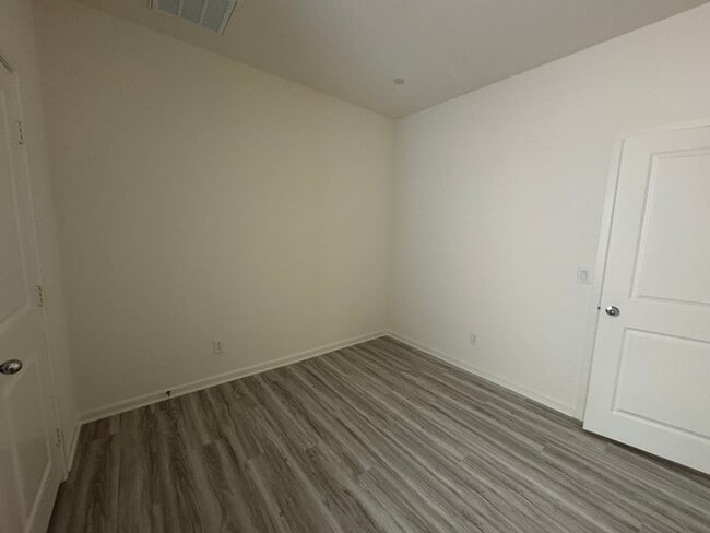 Building Photo - Beautiful Brand New Home