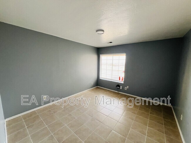 Building Photo - 1225 11th St SE