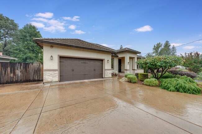 Building Photo - Utilities Included! Luxury Single-Story Ho...