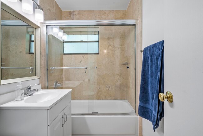 Full Bath 1 - 3265 Virginia St