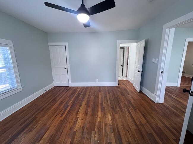 Building Photo - 1125 Lake Dr SE