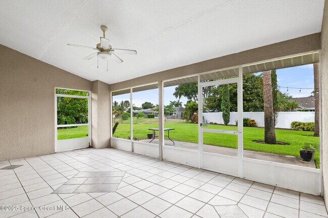 Building Photo - 475 Buttonwood Dr