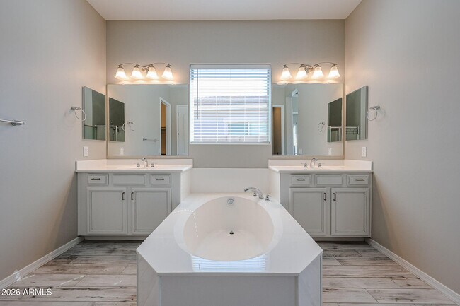 Building Photo - 19053 Rancho Dr