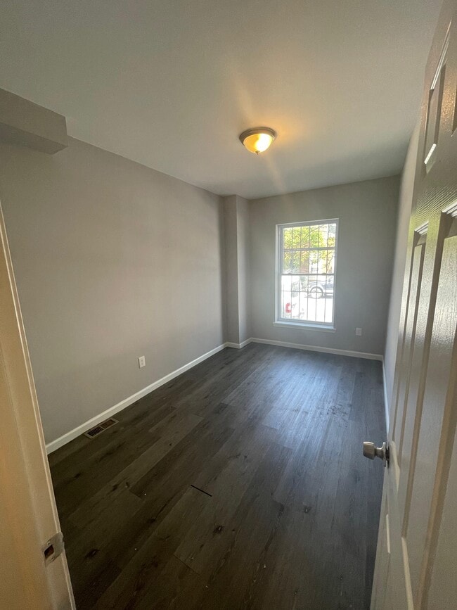 Building Photo - Madison