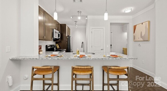 Building Photo - 10624 Parrish St