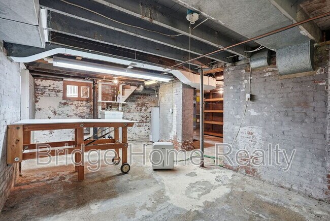 Building Photo - 507 Cherry St