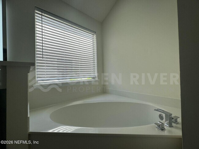 Building Photo - 3176 Tower Oaks Dr