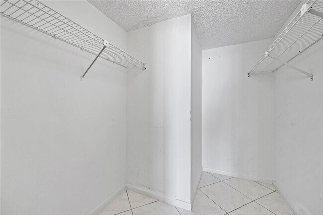 Building Photo - 100 Ocean Trail Way