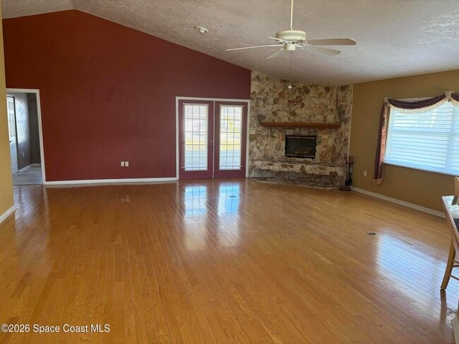 Building Photo - 340 Quail Dr