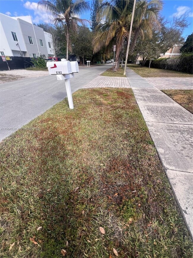 Building Photo - 5782 SW 61st St