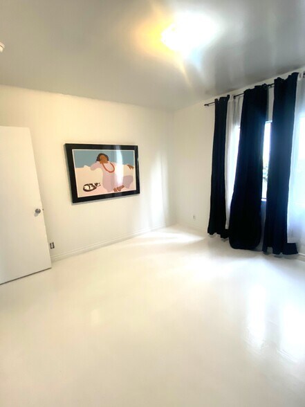 Bedroom1 - 227 Bay St