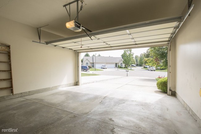 Building Photo - 2 br, 3 bath Condo - 6029 Steeplechase Dr