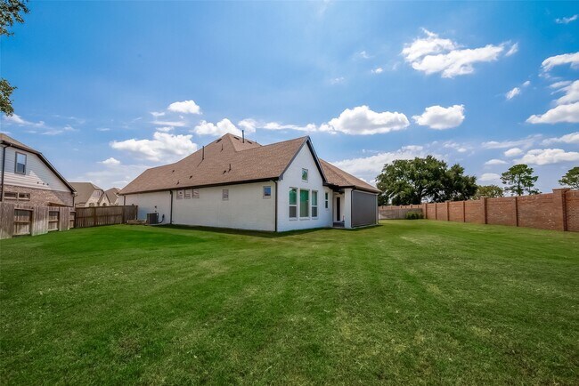 Building Photo - 24351 Dyer Hl Wy