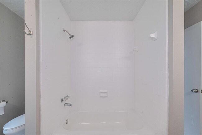 Building Photo - 9302 Bristlebrook Dr