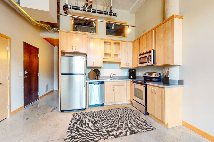 Building Photo - Buzza Lofts of Uptown