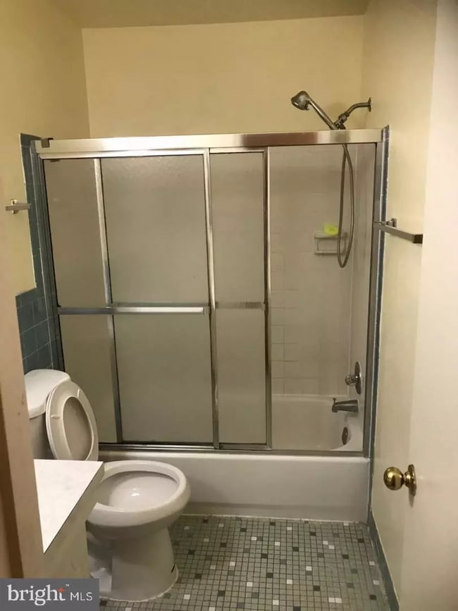 Building Photo - 5603 Lalos St