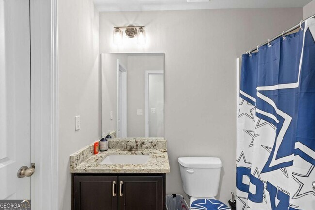 Building Photo - 2121 Charmond Dr