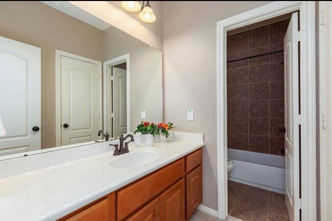 Building Photo - 2207 Bayou Cove Ln