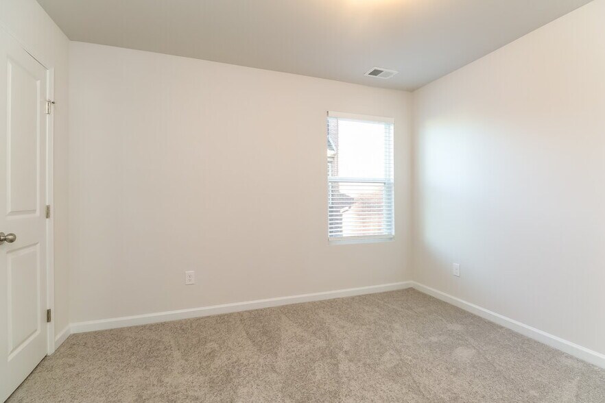 Building Photo - 151 Hamilton Pointe Dr