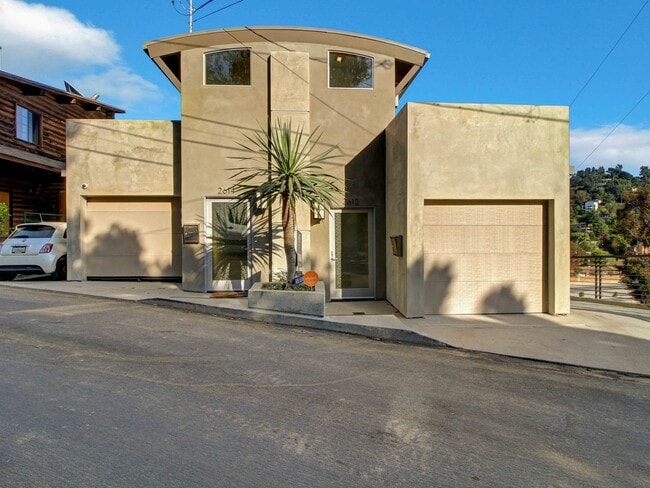 Primary Photo - 2612 Corralitas Dr
