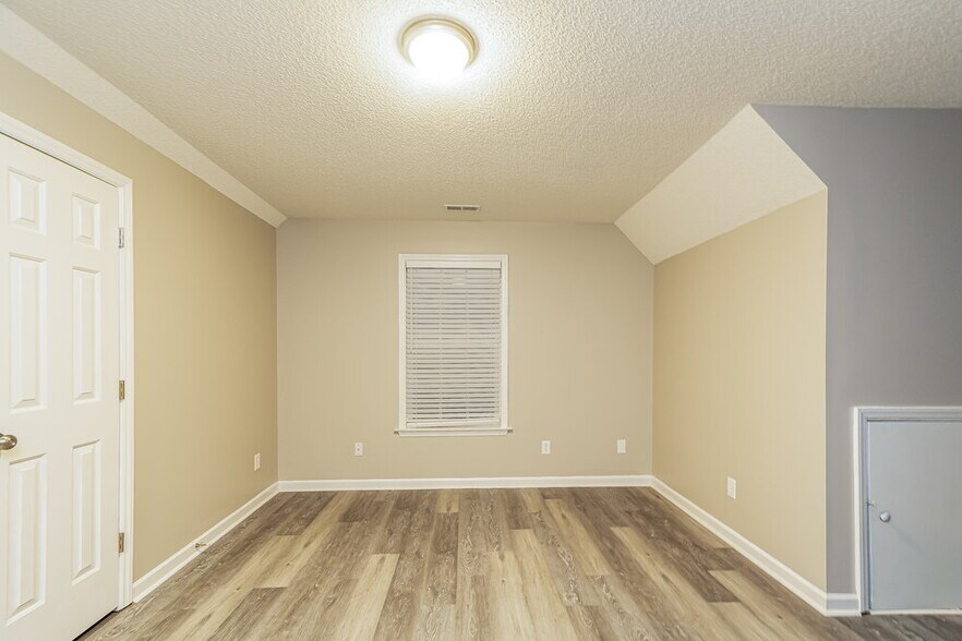 Building Photo - 525 Hidden Cellars Dr