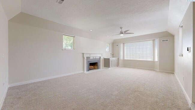 Building Photo - 2 bed, 2 bath townhome in Meadow Springs