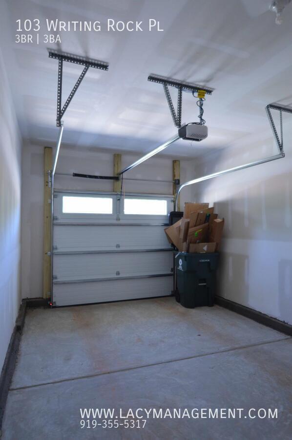 Building Photo - 103 Writing Rock Pl