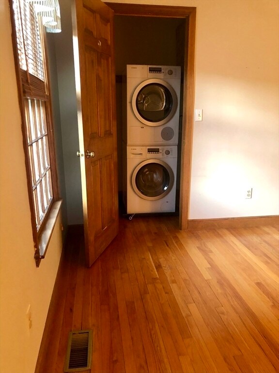 Building Photo - 4 Lois Ln