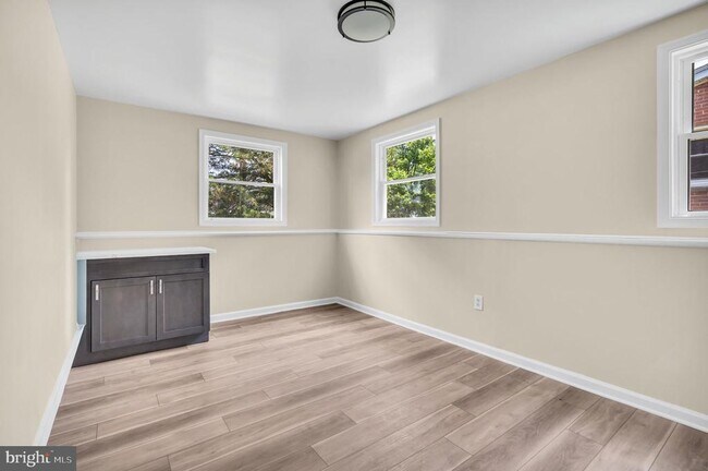 Building Photo - 7536 Abbington Dr