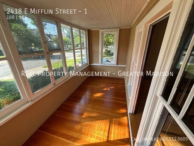Building Photo - 2418 E Mifflin St