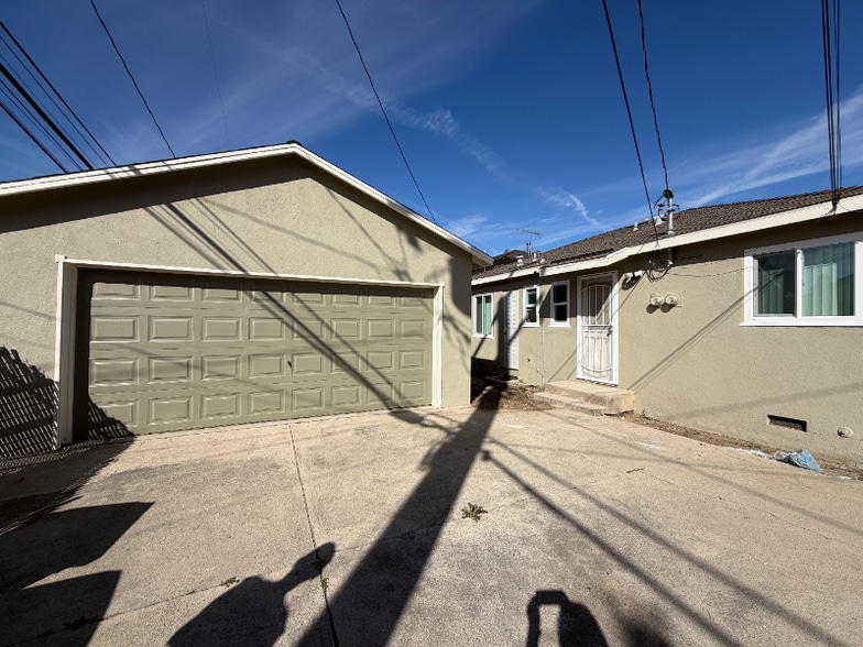 Building Photo - 128 W Rosslynn Ave