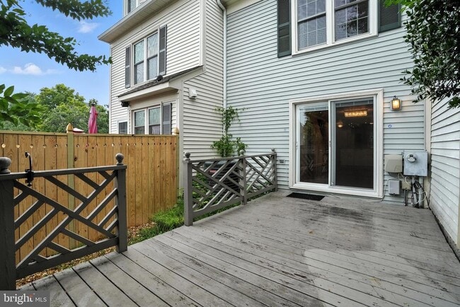 Building Photo - 12863 Mill Brook Ct