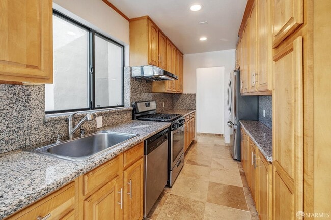 Building Photo - 97 Canyon Dr