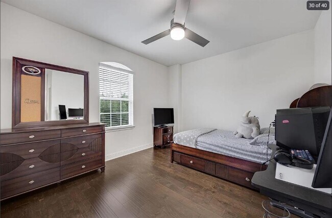 Building Photo - 4208 Bonanza Dr