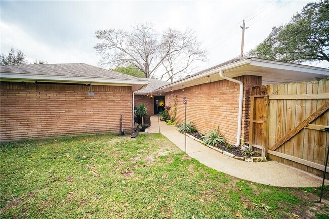 Building Photo - 3630 Zoch Ln
