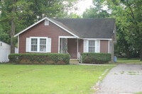 Building Photo - 506 E College St
